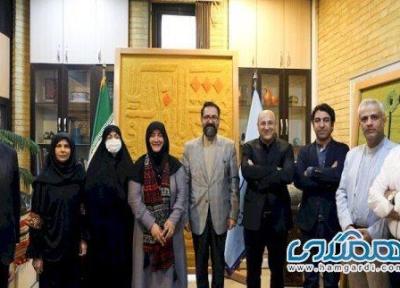 اعضای شورای سیاست گذاری هفتمین جشنواره فجر صنایع دستی حکم گرفتند